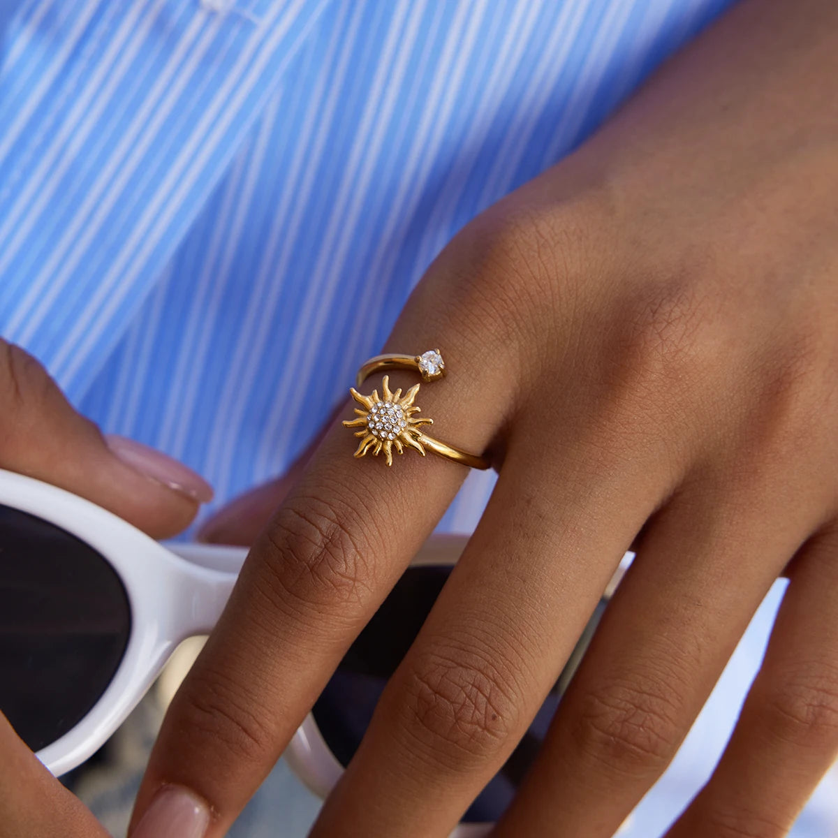 Uworld Personalized Design 18K Gold Color Plated Inlay Zircon Sun Shape Asymmetry Open Ring Waterproof Stainless Steel Jewelry
