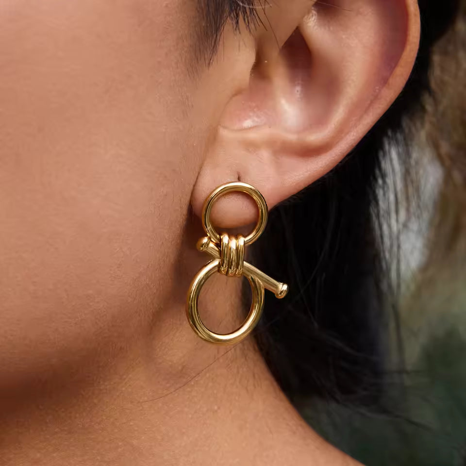 Uworld Personality 18K Gold Color Plated Equestrian Design Smooth Hollow Pendant Earring Hypoallergenic Stainless Steel Jewelry