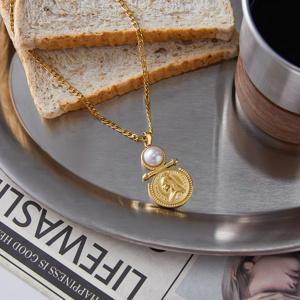 Uworld Classic Trendy 18K Gold Color Plated Inlay Resin Pearl Coin Pendant Necklace Waterproof Stainless Steel Women's Jewelry