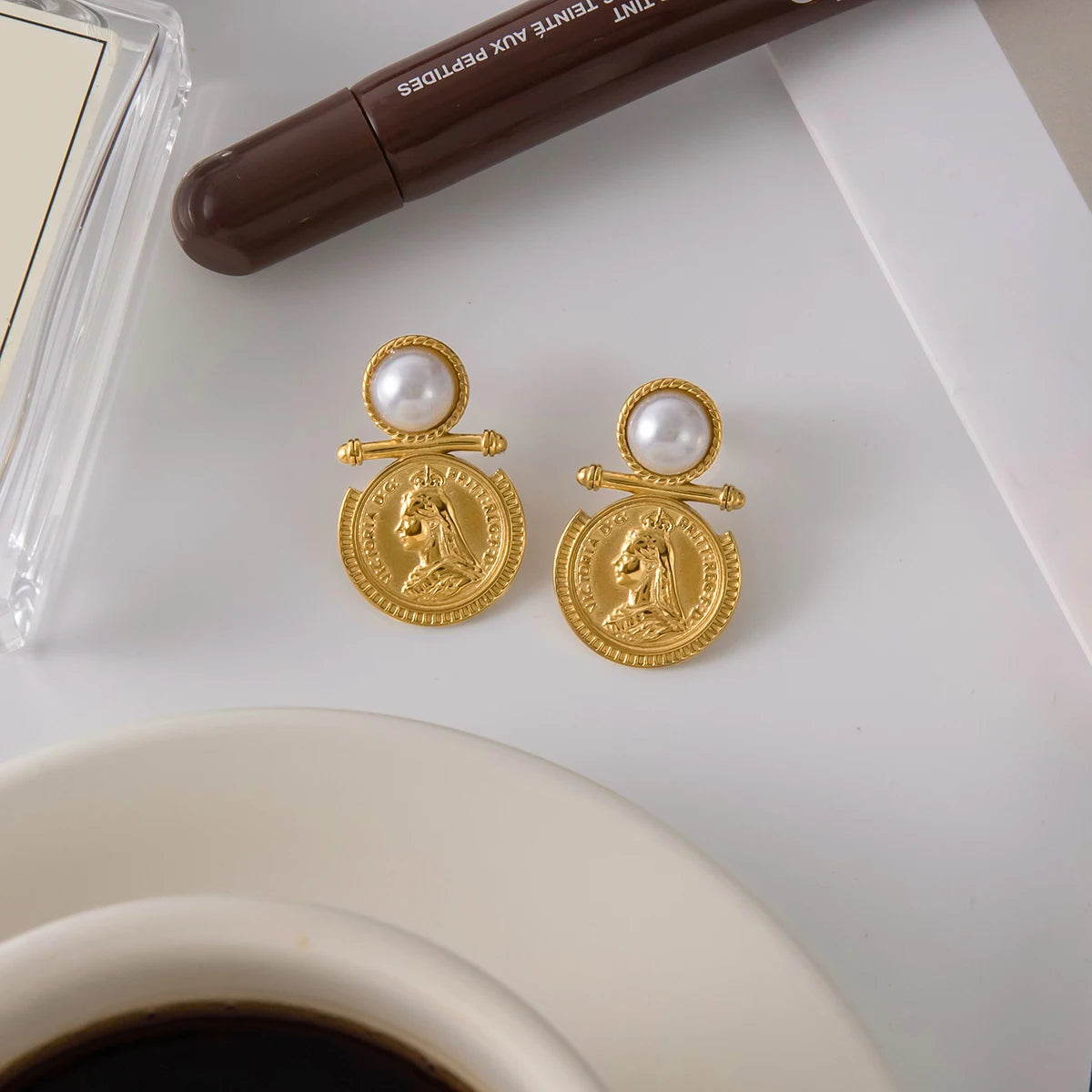 Uworld Classic 18K Gold Color Plated Inlay Resin Pearl Coin Earring Hypoallergenic Waterproof Stainless Steel Women Jewelry Gift