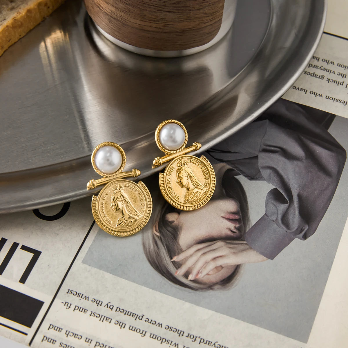 Uworld Classic 18K Gold Color Plated Inlay Resin Pearl Coin Earring Hypoallergenic Waterproof Stainless Steel Women Jewelry Gift