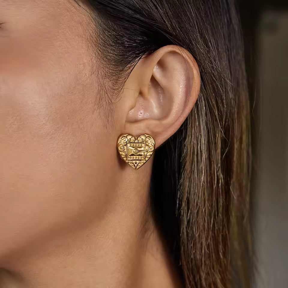 Uworld Classic Fashion 18k Gold Color Plated Belt Buckle Texture Heart-Shape Earring Hypoallergenic Stainless Steel Girl Jewelry