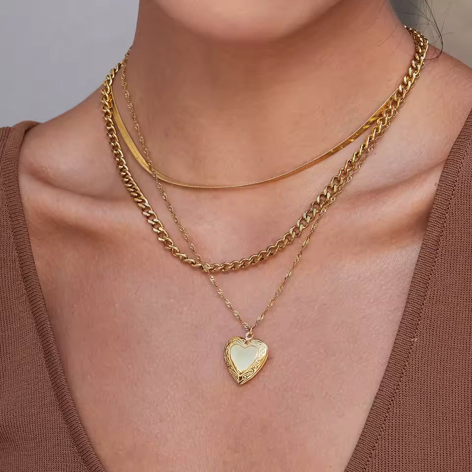 Uworld Simple Classic 18K Gold Color Plated Stainless Steel Pattern Heart Shaped Photo Box Pendant Necklace Stackable Chain Neck