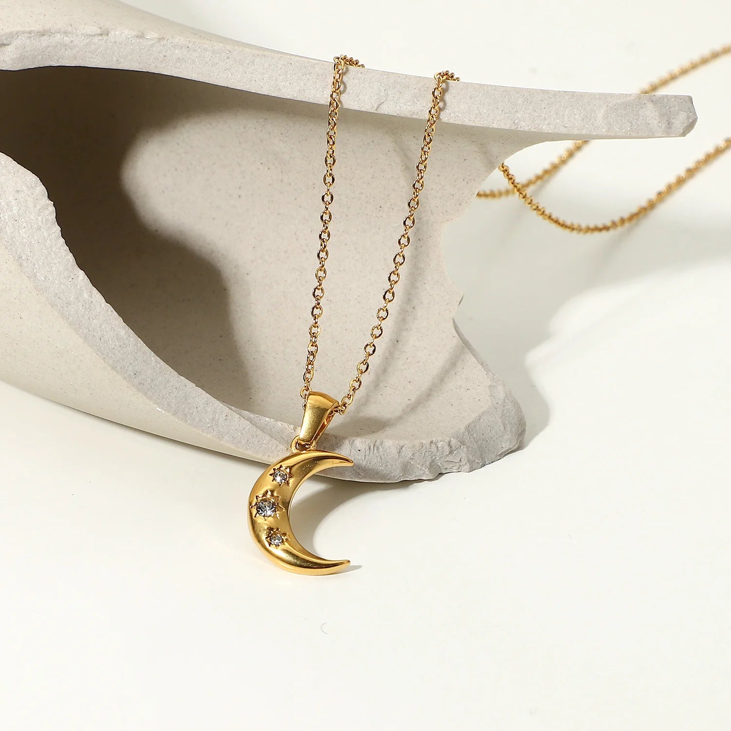 Uworld Stainless Steel Moon Necklace 18K Gold Plated Color Women waterproof Jewelry goth Zircon Pendant Necklace Birthday Gift