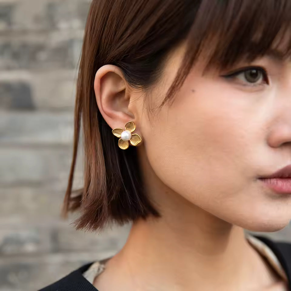 Uworld 316L Stainless Steel Flower Stud Earrings Fashion Metal 18K Gold Color Plated Rust Proof Texture Charm Jewelry for Women