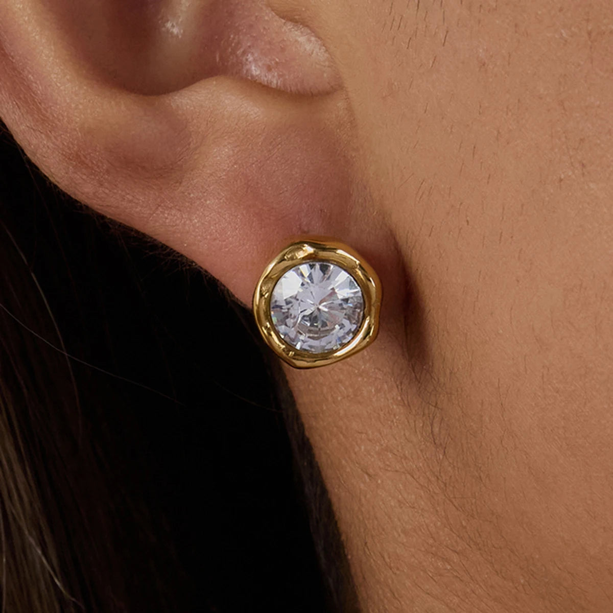 Uworld Simple Classic 18K Gold Color Plated Stainless Steel Round White Zircon Ear Studs Women's Jewelry Party Gift