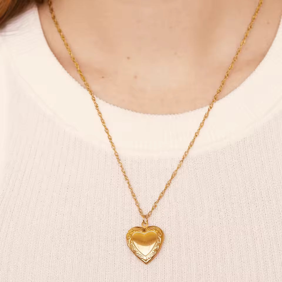 Uworld Simple Classic 18K Gold Color Plated Stainless Steel Pattern Heart Shaped Photo Box Pendant Necklace Stackable Chain Neck
