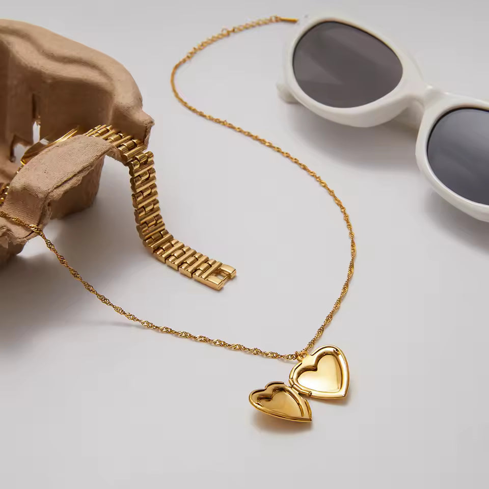 Uworld Simple Classic 18K Gold Color Plated Stainless Steel Pattern Heart Shaped Photo Box Pendant Necklace Stackable Chain Neck