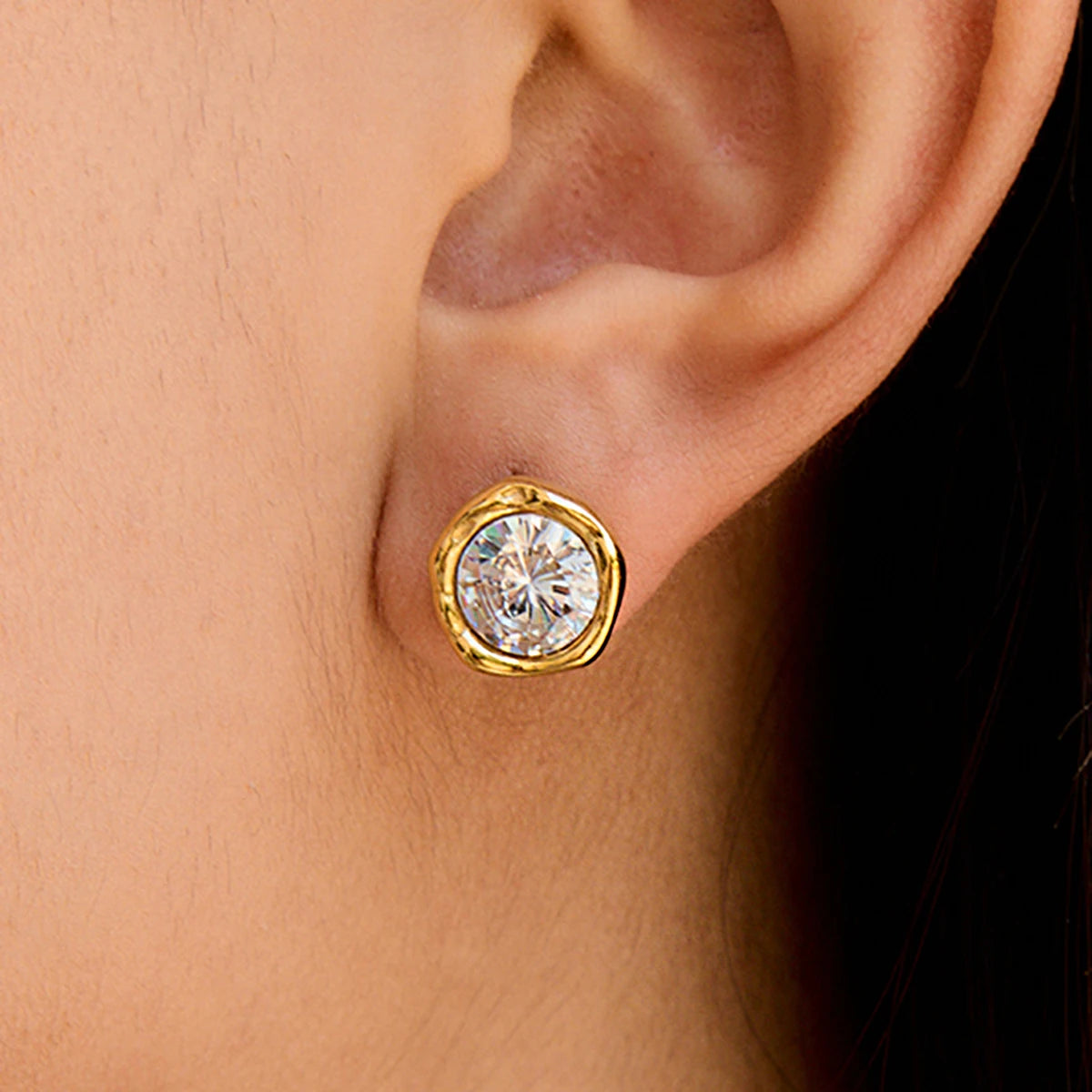 Uworld Simple Classic 18K Gold Color Plated Stainless Steel Round White Zircon Ear Studs Women's Jewelry Party Gift