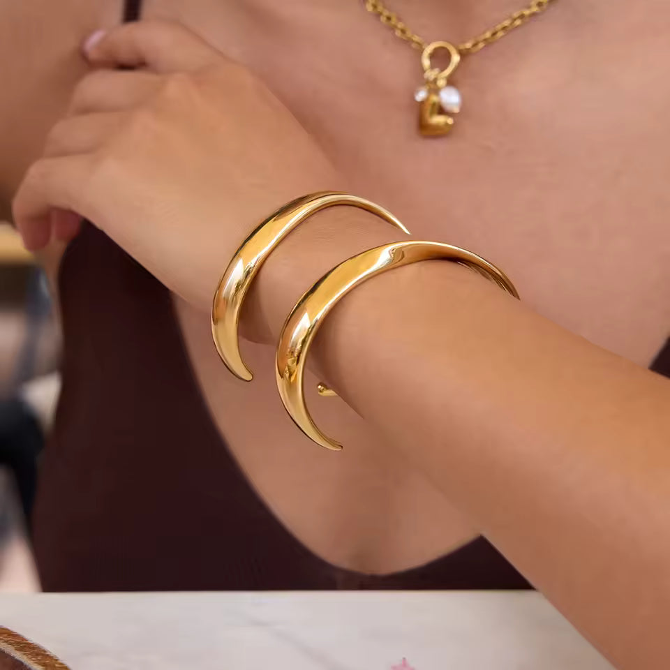 Uworld Minimalist Classic 18K Gold Color Plated Stainless Steel Asymmetric Smooth Line Bracelet Trendy Waterproof Women Jewelry