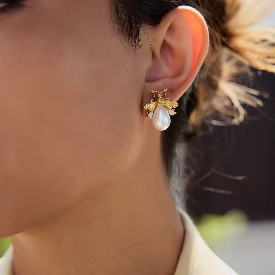 Uworld Fashion Elegant 18K Gold Color Plated Stainless Steel Pearl Bee Earrings Zircon Earrings Women's Accessories Party Gifts