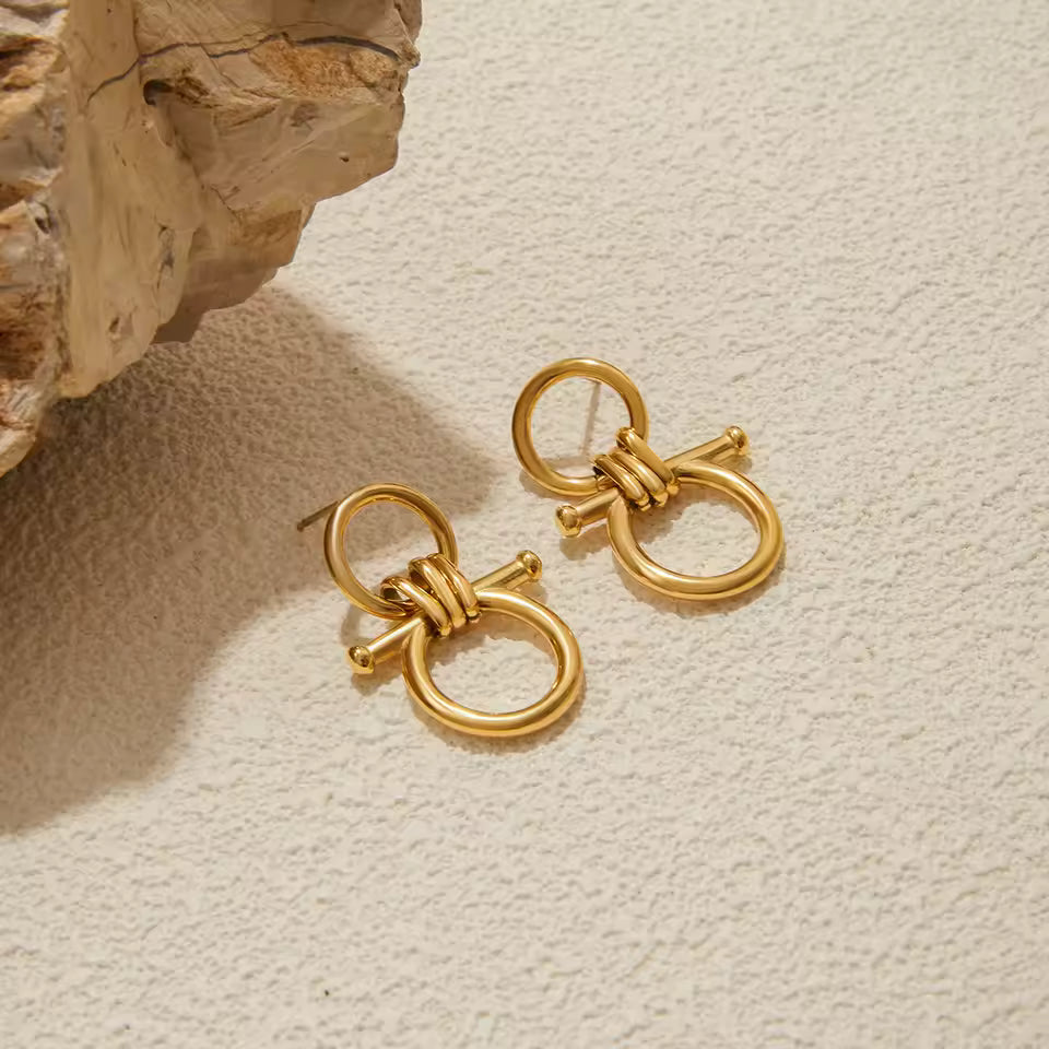 Uworld Personality 18K Gold Color Plated Equestrian Design Smooth Hollow Pendant Earring Hypoallergenic Stainless Steel Jewelry