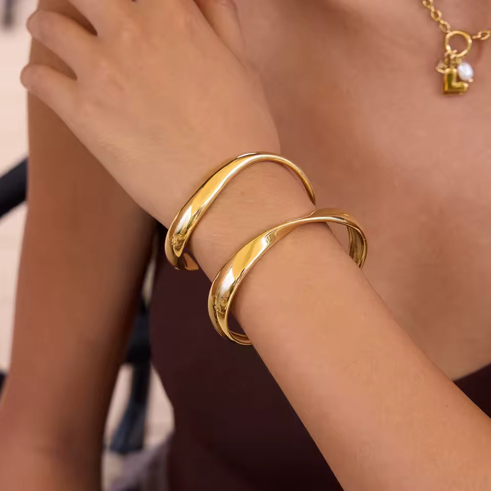 Uworld Minimalist Classic 18K Gold Color Plated Stainless Steel Asymmetric Smooth Line Bracelet Trendy Waterproof Women Jewelry