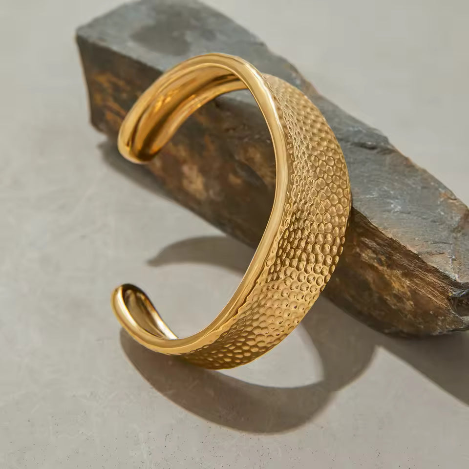 Uworld Fashion 18K Gold Color Stainless Steel Hammer Pattern Concave Opening Bracelet Wide Face Bracelet Women's Jewelry Gift fo