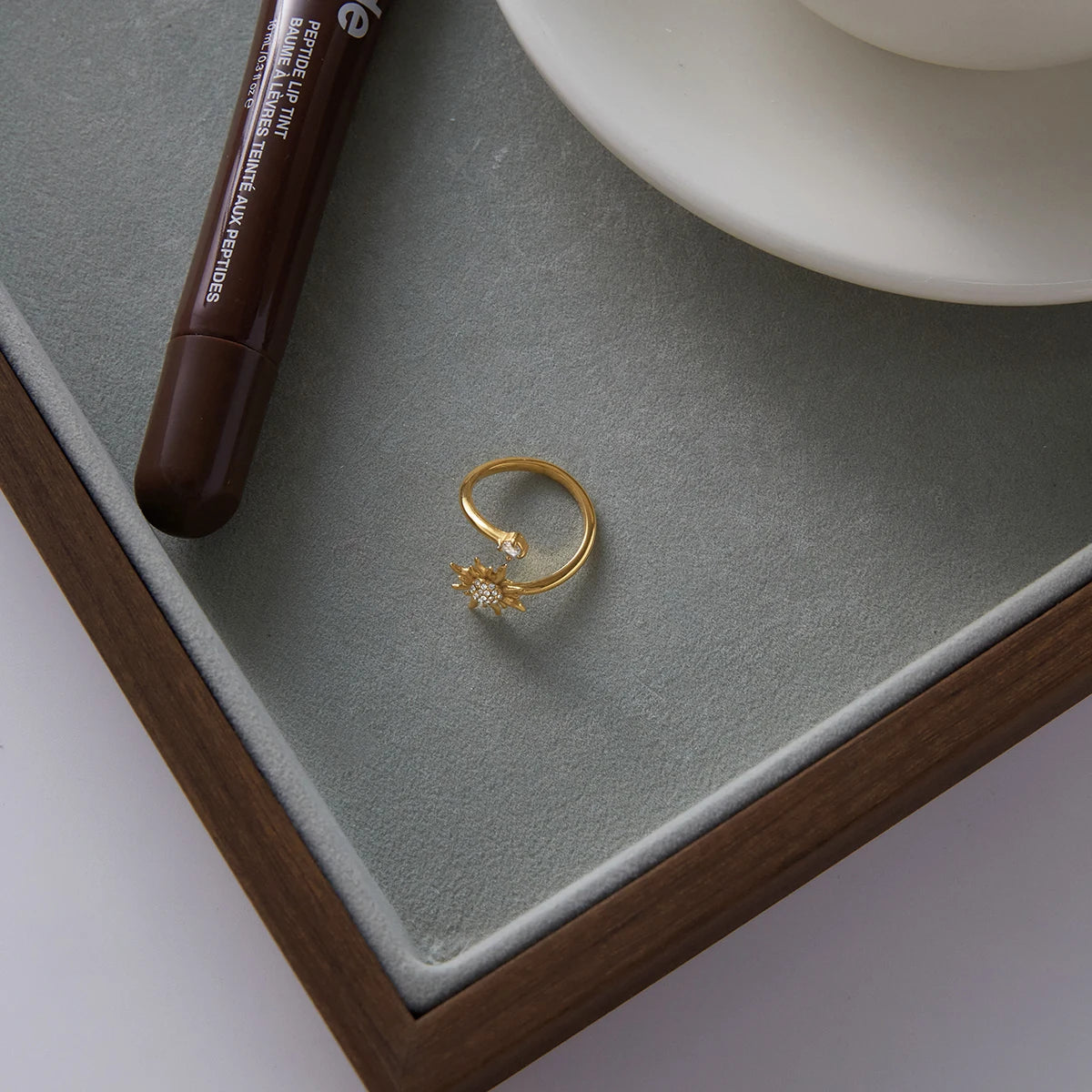 Uworld Personalized Design 18K Gold Color Plated Inlay Zircon Sun Shape Asymmetry Open Ring Waterproof Stainless Steel Jewelry