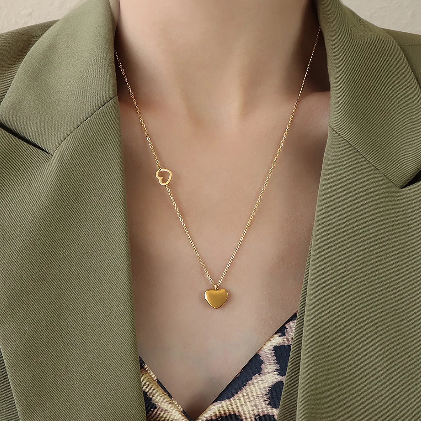 Cute 18K Gold Plated Stainless Steel Double Heart Pendant Necklace Women's Love Pendant Necklace