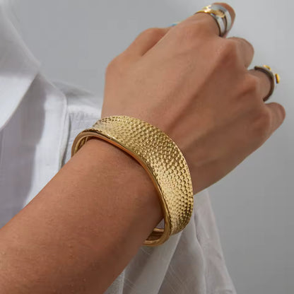 Uworld Fashion 18K Gold Color Stainless Steel Hammer Pattern Concave Opening Bracelet Wide Face Bracelet Women's Jewelry Gift fo