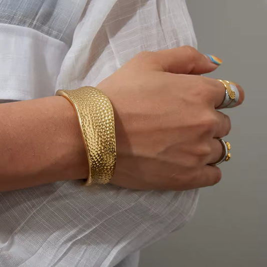 Uworld Fashion 18K Gold Color Stainless Steel Hammer Pattern Concave Opening Bracelet Wide Face Bracelet Women's Jewelry Gift fo