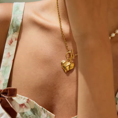 Uworld Fashion Elegant Freshwater Pearl Heart Pendant Necklace 18K Gold Color Plated Stainless Steel Half Pearl Half Chain Neckl